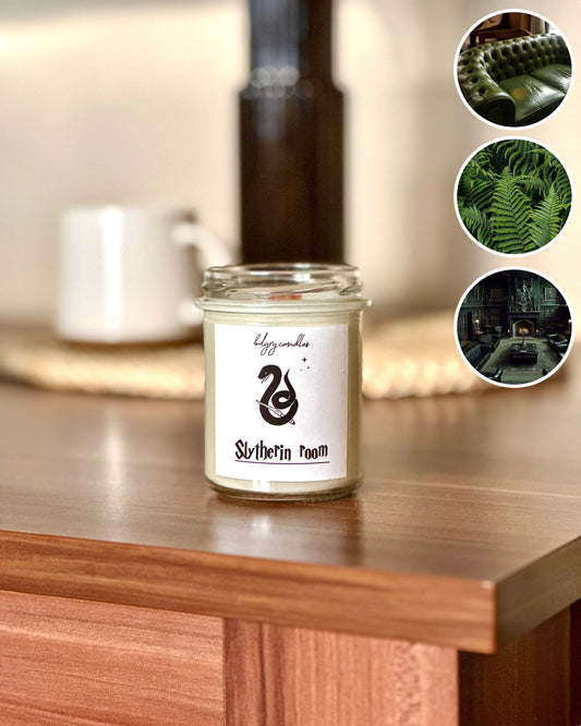 SLYTHERIN ROOM - sviečka podľa filmu "Harry Potter"
