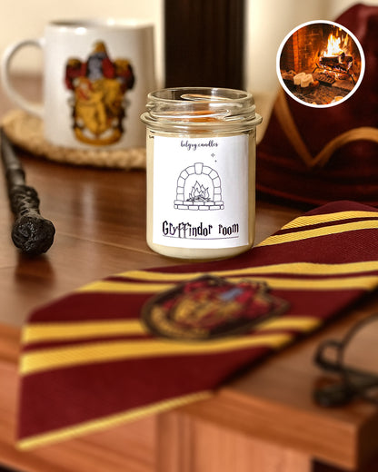 GRYFFINDOR ROOM - sviečka podľa filmu "Harry Potter"